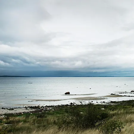 Simple And Exclusive Getaway On Feriehus Oro